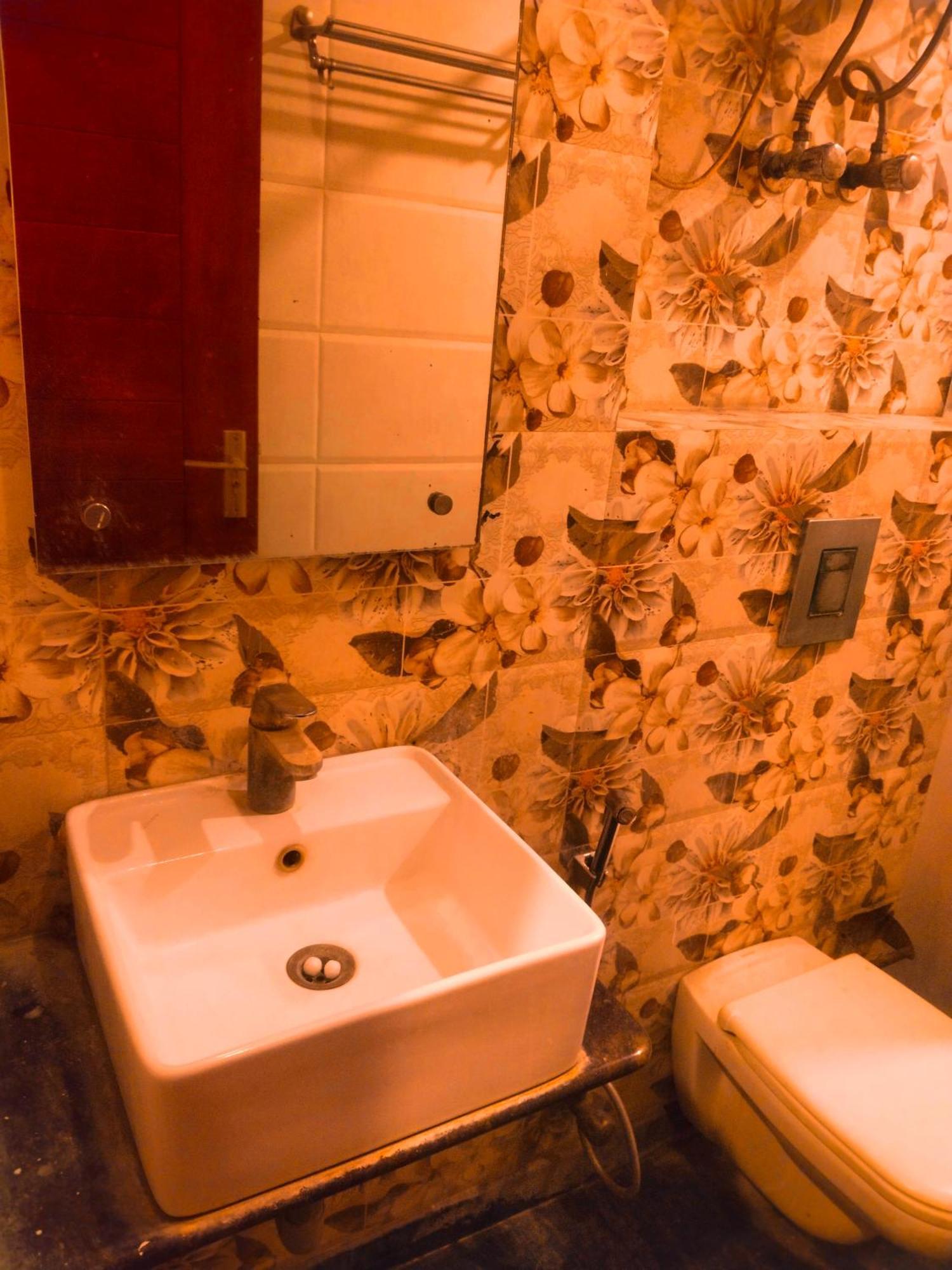 Hotel Aerocity Golden Close To New Delhi Airport Экстерьер фото